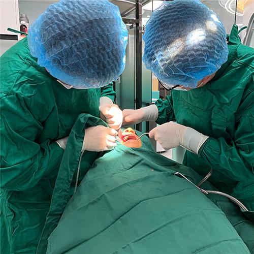 口腔種植手術(shù)